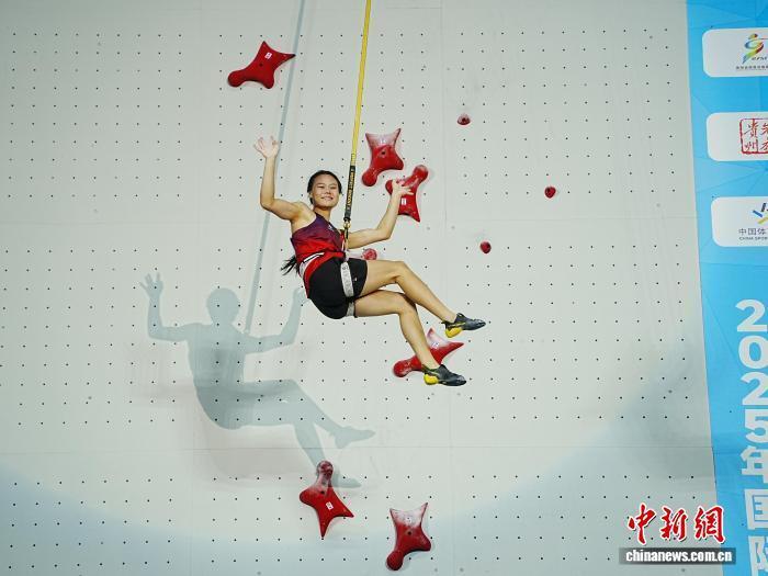 卡蒂宾, 看比赛, 赛事中以 卡蒂宾, 看比赛, 赛事中以