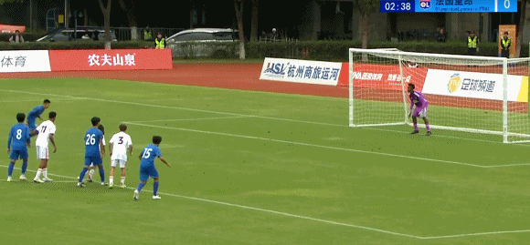 在揭幕战里 在揭幕战里